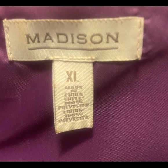 Women’s Top - Picture 2 of 2